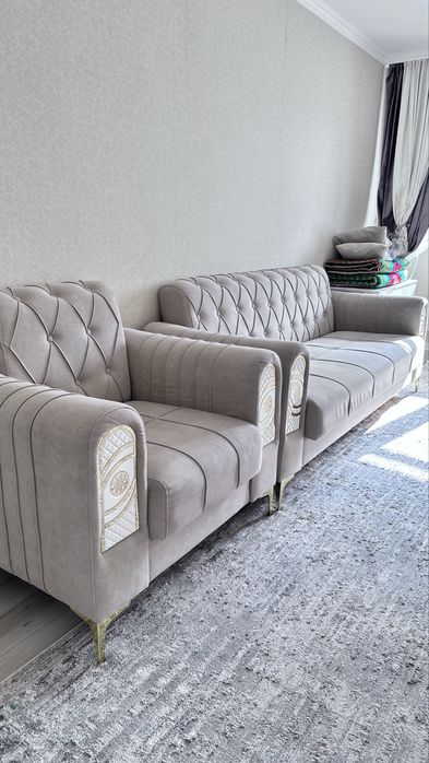 Диван с креслом