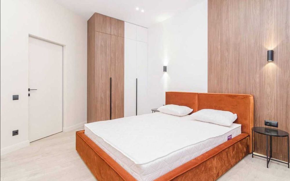 Дава се под наем Двустаен апартамент в София, Център - 80 кв.м за 425 € - Снимка #1