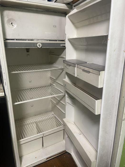 Продам холодильник