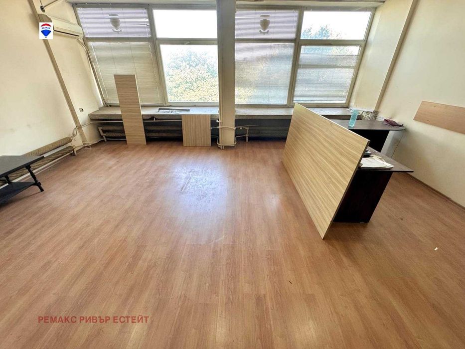 Офис под наем кв. Широк център