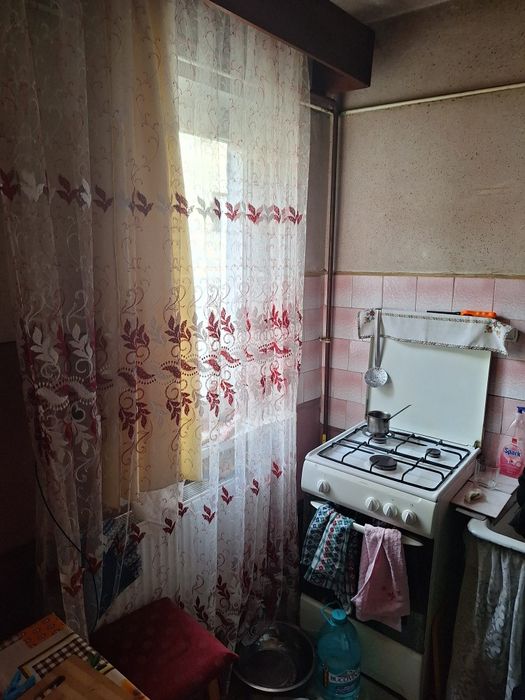 Vand apartament 3 camere, decomandat, zona semicentrala, Valcea