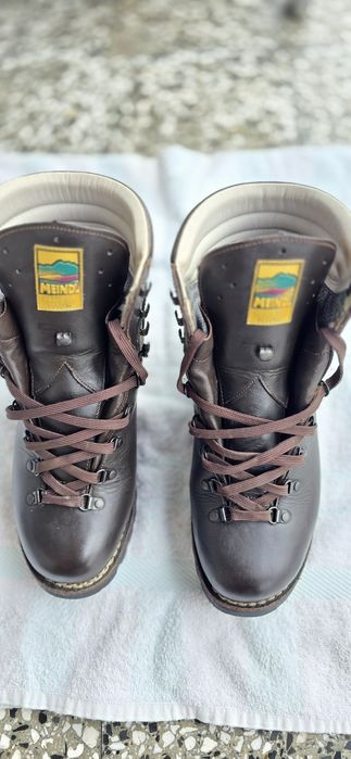Продавам обувки Meindl