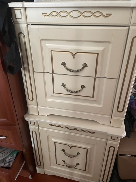 Шифоньер с тумбами