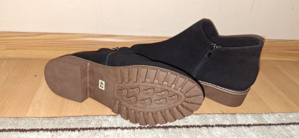 Botine nr 41 elegant,piele intoarsa