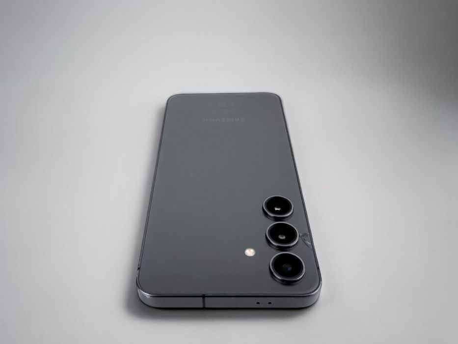 Samsung Galaxy S24 128GB 8RAM Onyx Black Отличен!