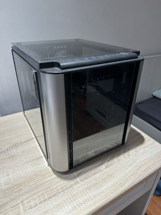 Корпус Thermaltake level 20 vt