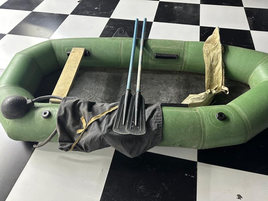 Продам двухместную лодку