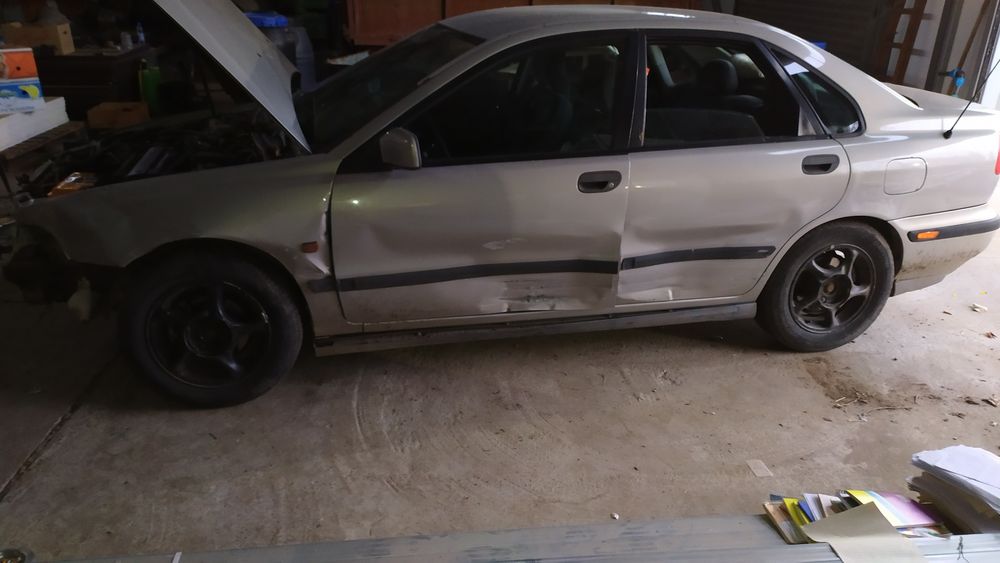 Волво s40 на части 96 година 2.0 140 коня