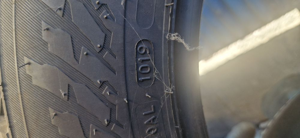 Nokian Hakkapelitta 9 215/60/16