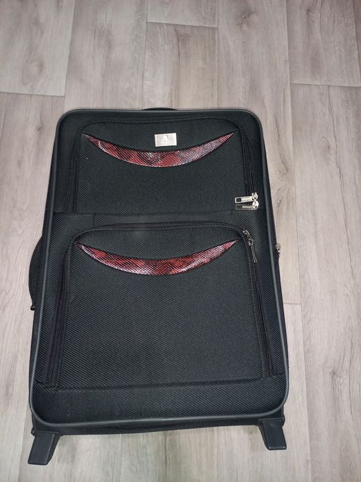 Продам чемодан мужской