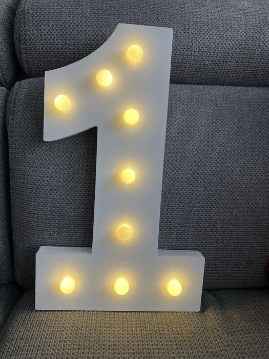 Цифра едно за декорация