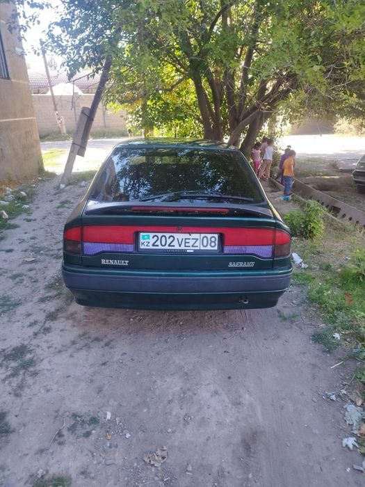 Продам машину  рено