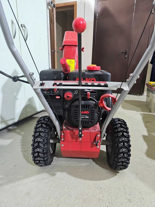 Снегоуборочная машина