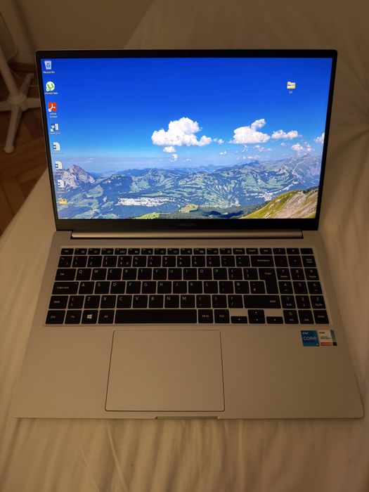 Laptop Samsung Galaxy Book 750XDA