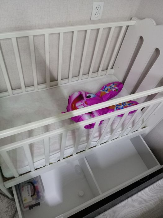 Продам детскую кроватку