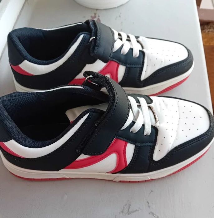 Adidasi marime 38