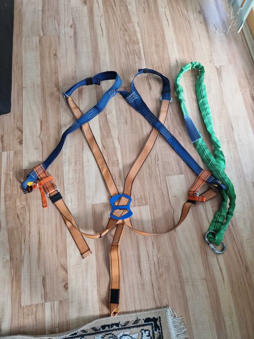 Раменно бедрена сбруя, предпазен колан за височинна работа за алпинист