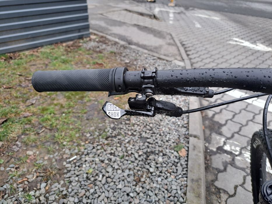 Vând bicicleta Canyon spectral