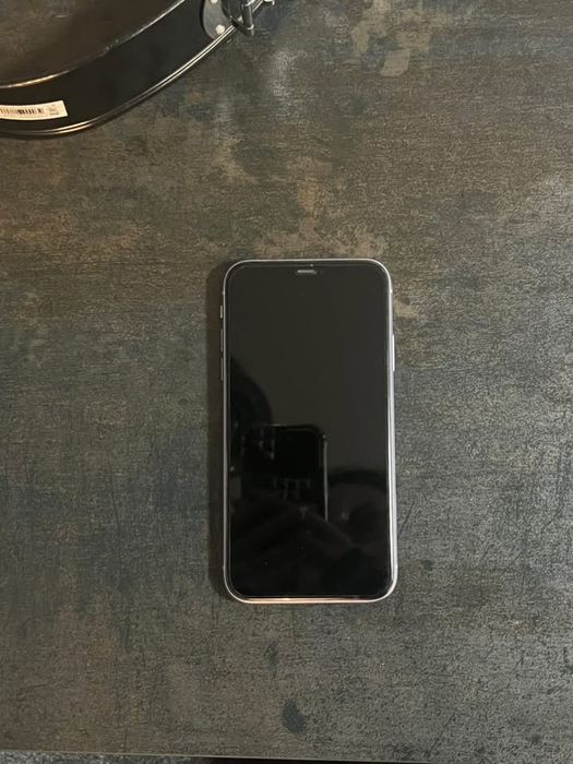 Iphone 11 64GB в отлично състояние