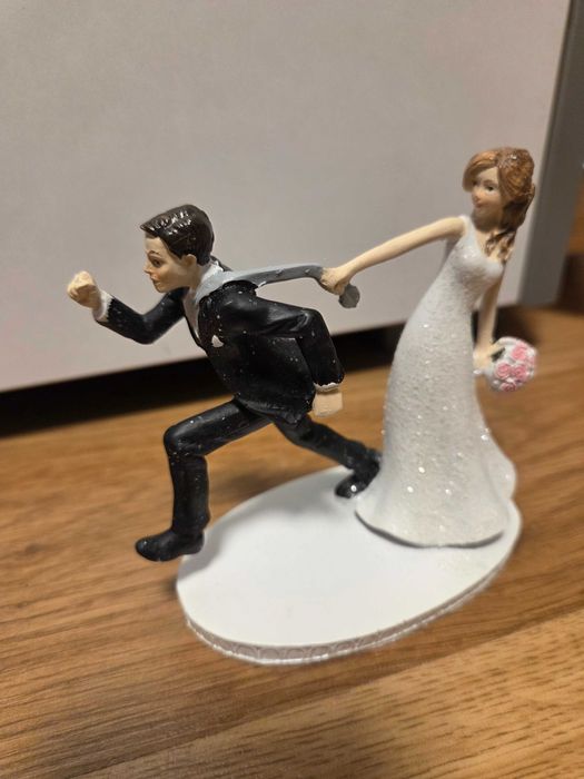 Сватбена фигурка за сватбена торта