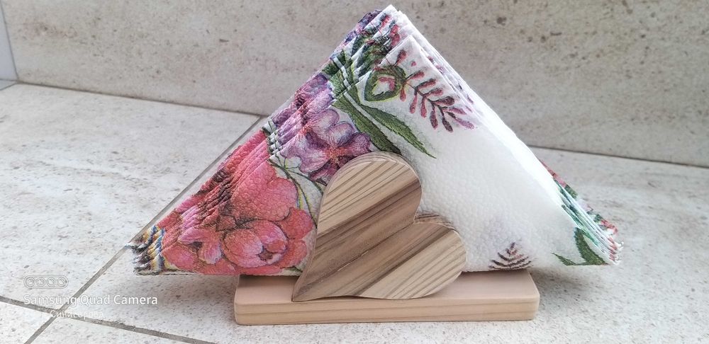 Дървен салфетник