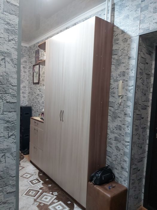 Продам прихожую.