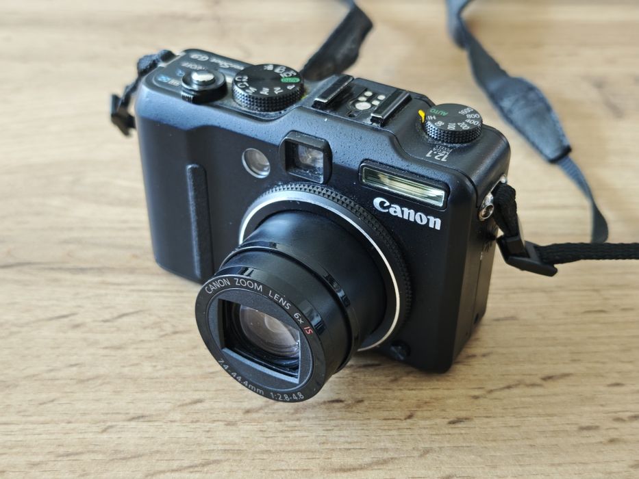 Canon PowerShot G9 (12MP, 6x Zoom)