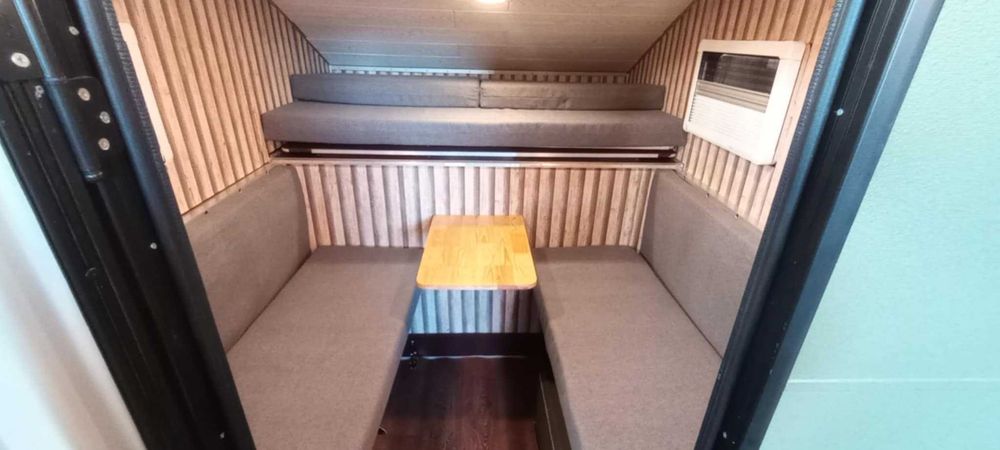 Кабина за кемпер, каравана пикап или бус