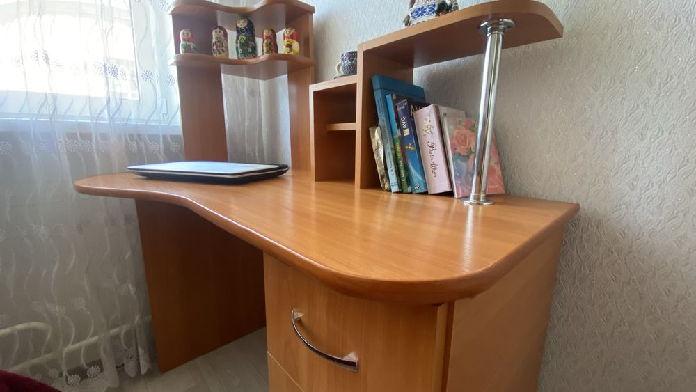 Стол для компьютера