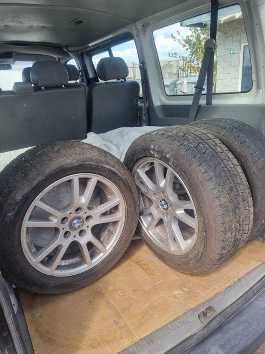 Гуми с джанти BMW X3 235/55/17 DOT 2023 почти нови