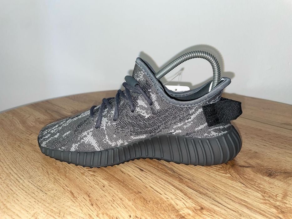 Sneakers ADIDAS yeezy nr 36