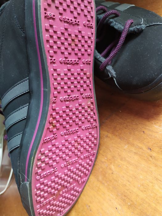 Продам кроссовки демисезонные