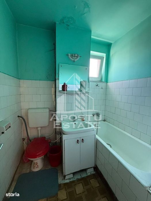 Apartament de vanzare cu 3 camere, 2 bai, 2 balcoane, zona Soarelui