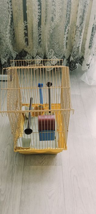 Продам клетку для попугаев