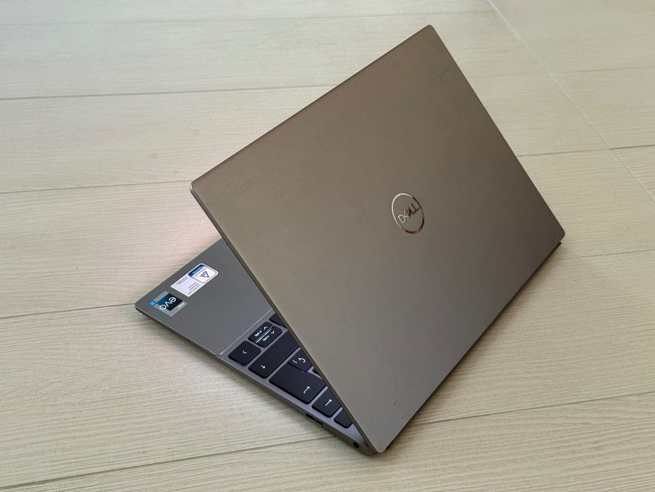 Лаптоп 13.3’FHD+IPS Core i7-1260p 16GB LPDDR5 Dell Vostro 5320 512GB SSD Подсветка