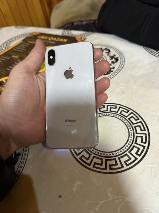 Продам Айфон Х память 64гб