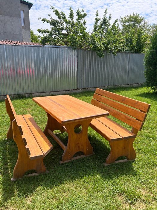 Продам стол со скамейками