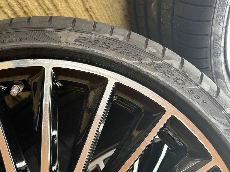 Комплект гуми с джанти - Mercedes CLS 400 D