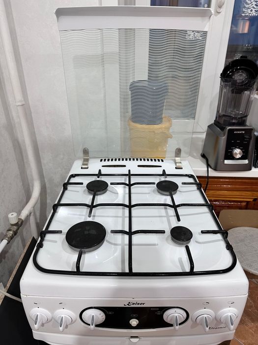 Продам газовую плиту