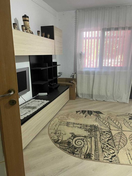 de inchiriat apartament doua camere decomandat, semicentral