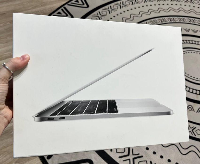 Продам MacBook PRO 13, 2017