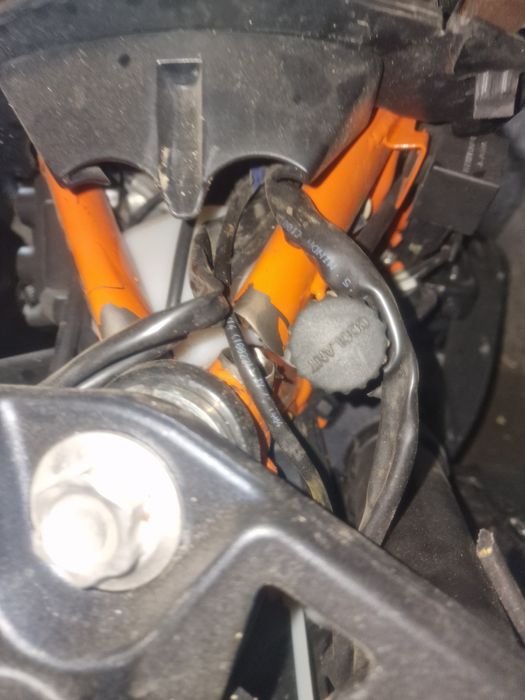 Vând ktm rc 125 2016 avariat