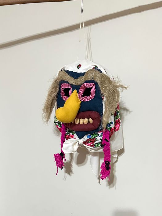 Măști de anul nou/Masca de anul nou/Babute