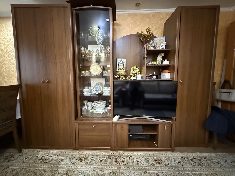 Продам стенку в зал