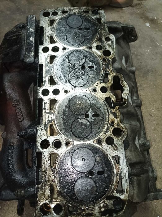 Продавам глава VW пасат 116 PD AJM