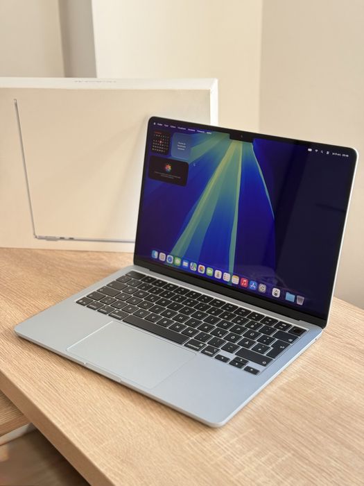 Macbook Air M4 2025 cu 5 cicluri Garantie Skyblue 16gb Ram 256gb SSD