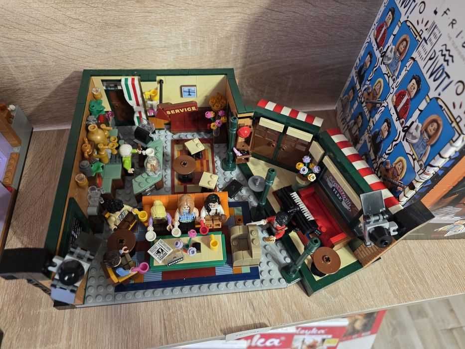LEGO Friends Central Perk 21319 - cutie, manual