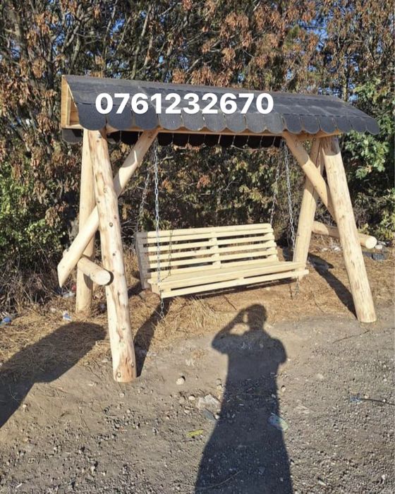 Balansoare si mese din bile