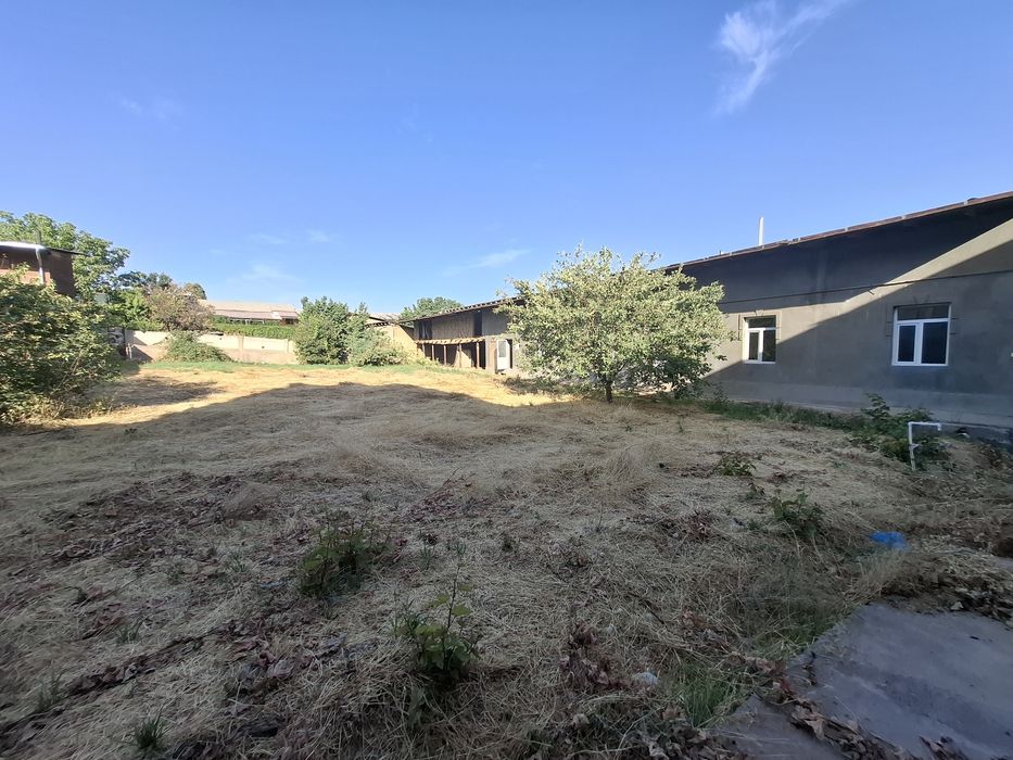 Маданиятда уй сотилади.  Продаётся дом