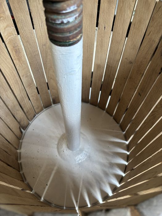 Vând teasc, presă de struguri de 60 litri
